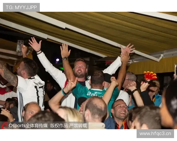世界杯精彩对决落幕，国家队逆转胜利引发球迷狂欢 - 副本